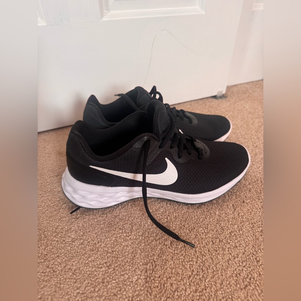 Nike Revolution 6 Women’s Running Sneaker - NWOT - Picture 7 of 7